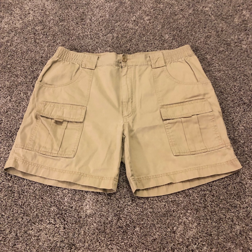 Roundtree & Yorke mens Khaki shorts 40w